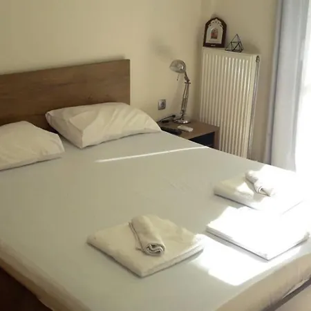 Stylish River Flat, Near The Center And The Beach 아파트 칼라마타