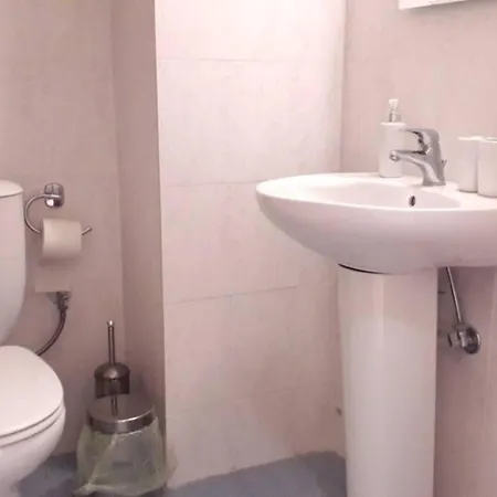 아파트 Stylish River Flat, Near The Center And The Beach 칼라마타