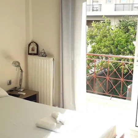 Stylish River Flat, Near The Center And The Beach 아파트 칼라마타
